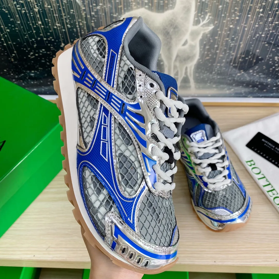 p620🐮🐮High-end version, the original 1:1 couple style new model is on the shelves🔥BV Orbit sneakers Wang Yibo's same style couple's Dad Runner sneakers, made of lightweight technical mesh fabric. Features a geometric patterned rubber outsole. The outsole is made of color-blocked TPU outsole. Size: women’s shoes 35-40, men’s shoes 39-45.